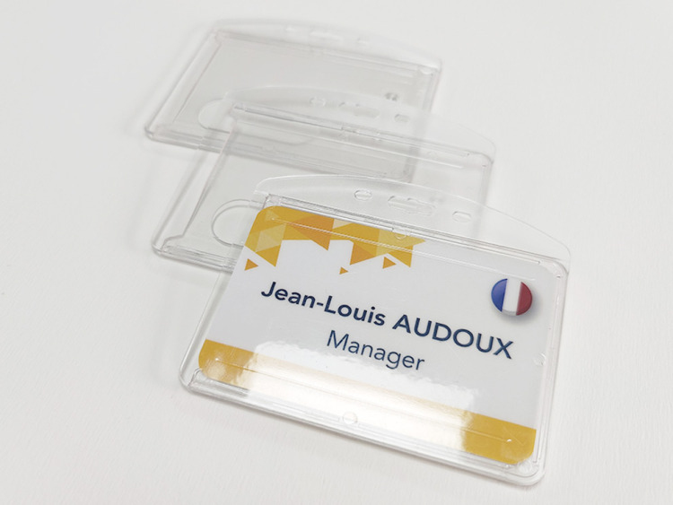 <b>DESTOCKAGE - Porte badge rigide pour carte professionnelle</b>